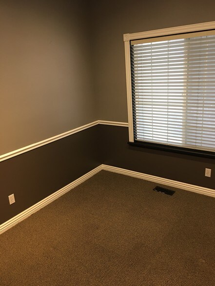 More Photos Of 519-533 W Center St, Pleasant Grove Office For Lease