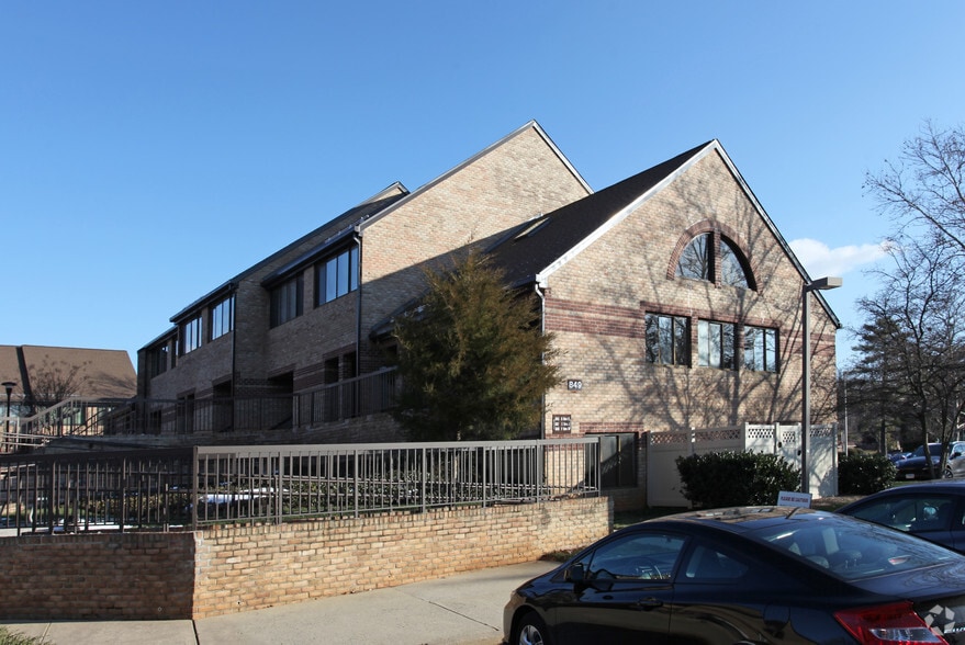 More Photos Of 849 Quince Orchard Blvd, Gaithersburg Medical For Lease