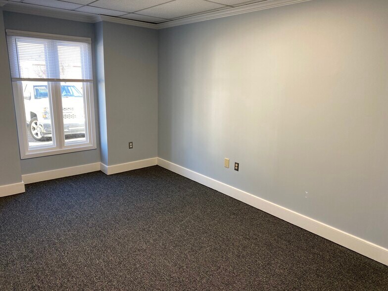 More Photos Of 610 thimble shoals Blvd, Newport News Unknown For Lease