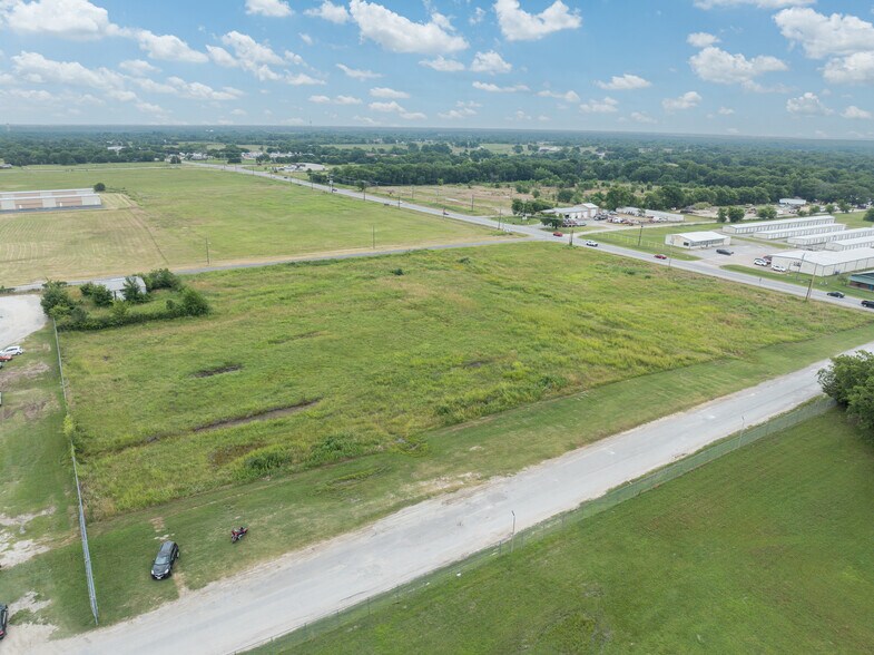 More Photos Of 2537 Center Street, Bonham Land For Sale
