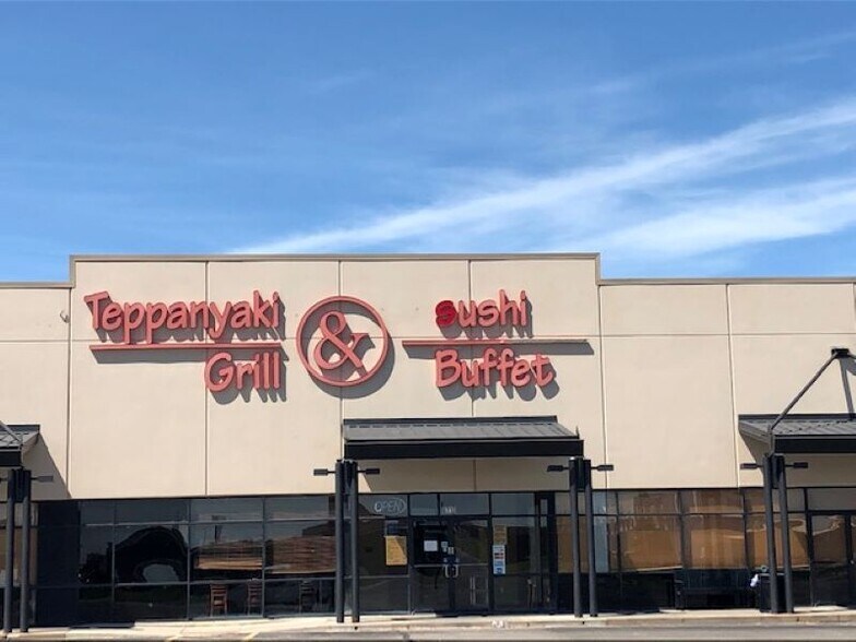 More Photos Of 6920-6930 W Kellogg Dr, Wichita Freestanding For Lease