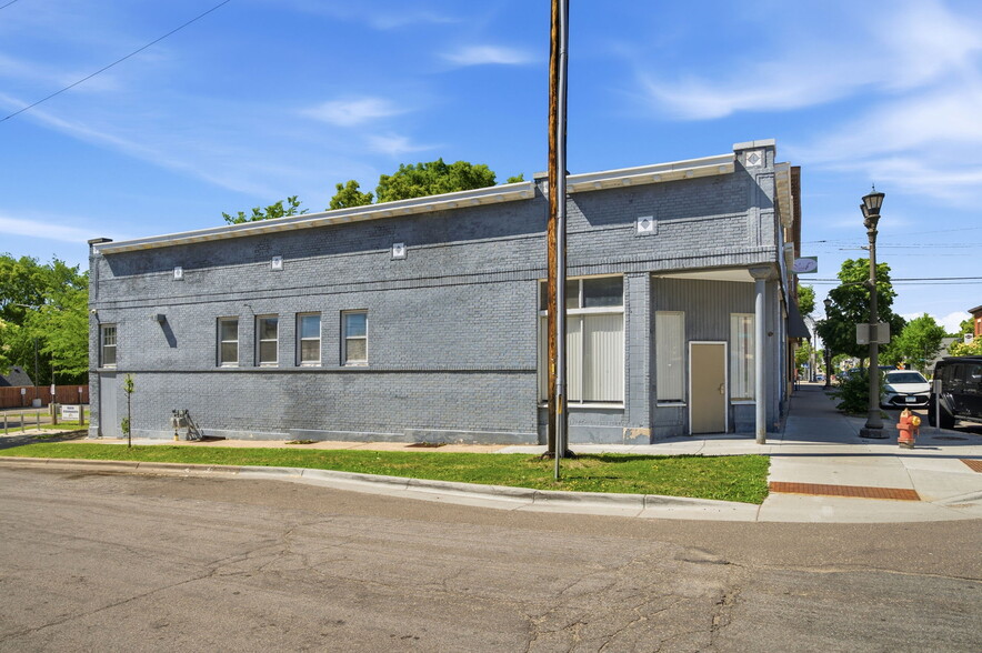 More Photos Of 871 Payne Ave, Saint Paul Storefront For Sale