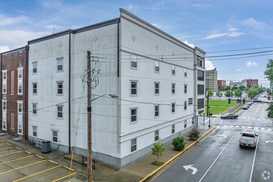 More Photos Of 301 NW 3rd St, Evansville Apartments For Sale