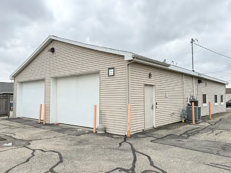 More Photos Of 245 Clarmar Dr, Sun Prairie Flex For Sale