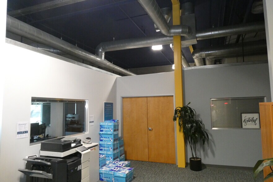 More Photos Of 6100-6120 San Fernando Rd, Glendale Office For Sale