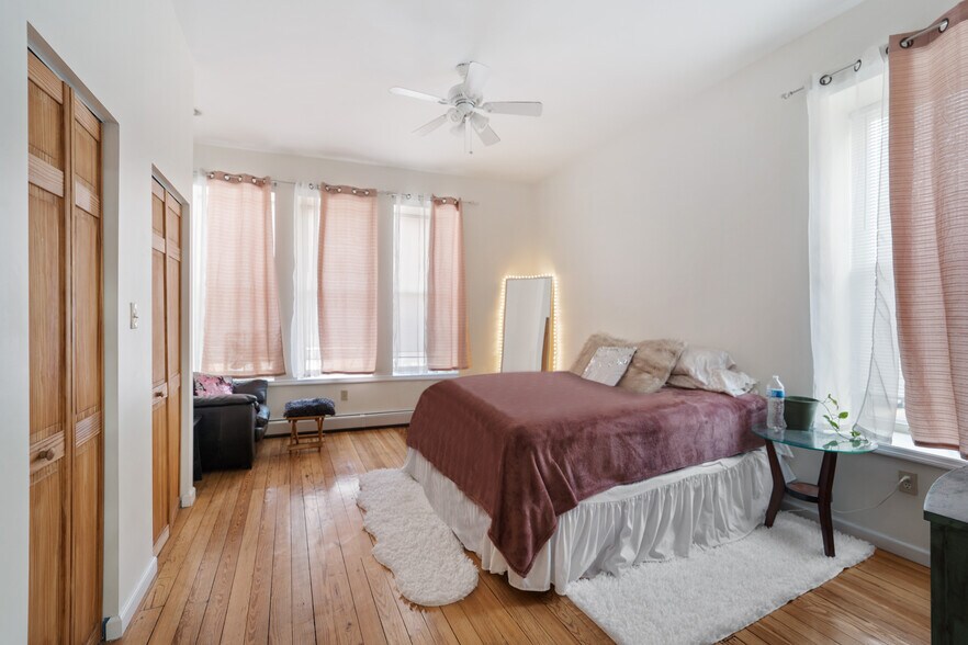 More Photos Of 200-202 W Main St, Monongahela Storefront Retail Residential For Sale