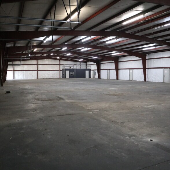More Photos Of 800 Blountstown St, Tallahassee Warehouse For Lease