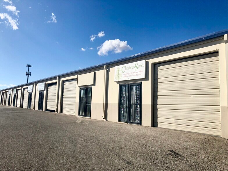 More Photos Of 155 McCutcheon Ln, El Paso Showroom For Lease