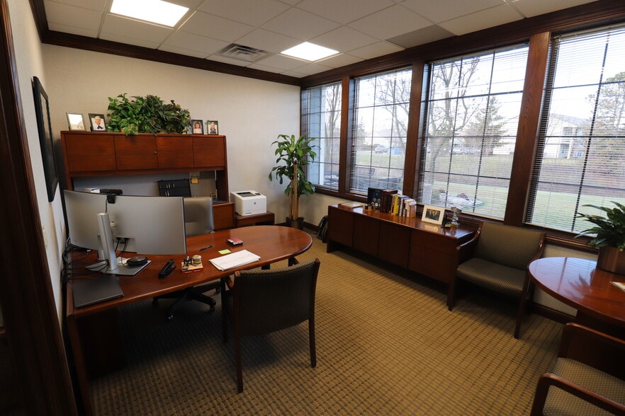 More Photos Of 9009 Coldwater Rd, Fort Wayne Unknown For Lease