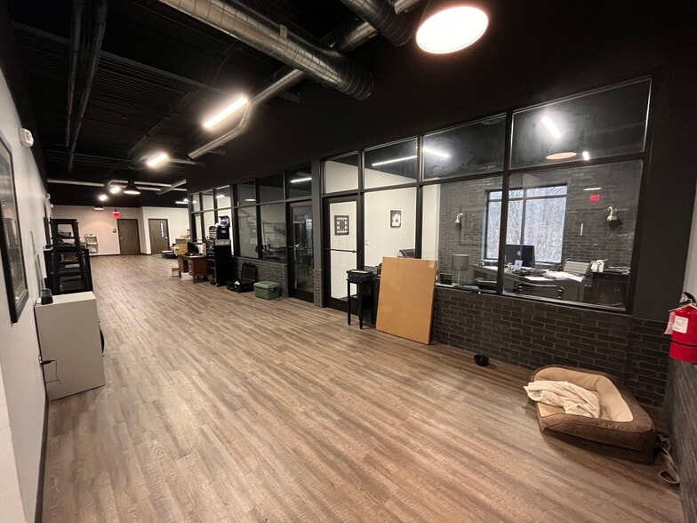 More Photos Of 4550 Preslyn Dr, Raleigh Light Distribution For Sale