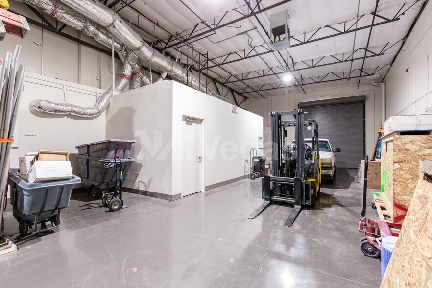 More Photos Of 2645 W Cheyenne Ave, North Las Vegas Research And Development For Sale