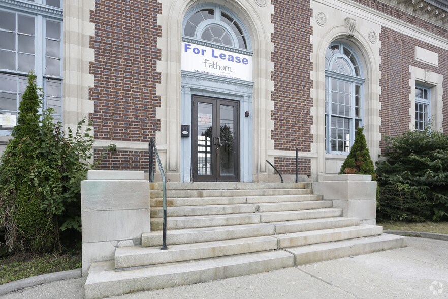 More Photos Of 27 Washington St, Biddeford Office For Lease