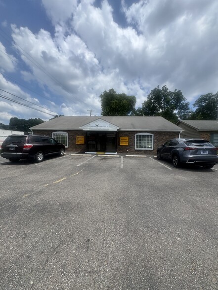 More Photos Of 3232 S Perkins Rd, Memphis Freestanding For Sale