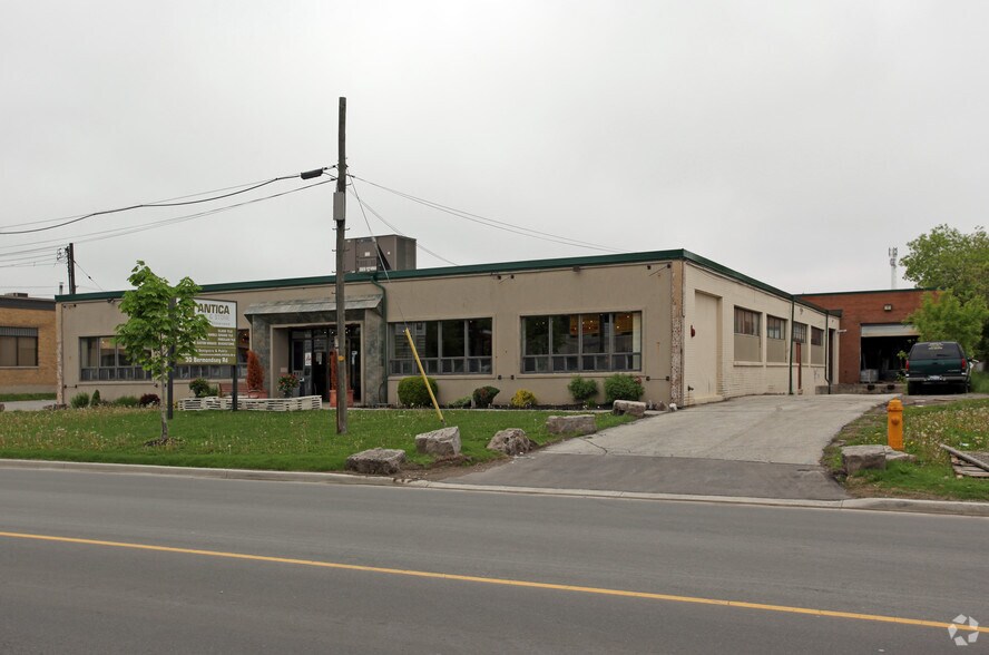 More Photos Of 30 Bermondsey Rd, Toronto Warehouse For Lease