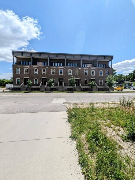 More Photos Of 208 S 4th St, Lafayette Freestanding For Sale