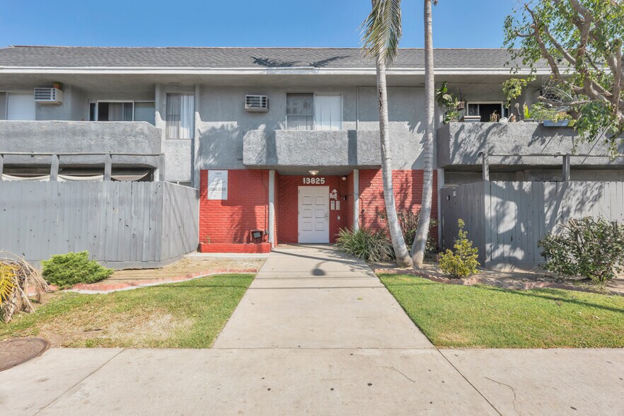 More Photos Of 13825 Vanowen St, Van Nuys Apartments For Sale