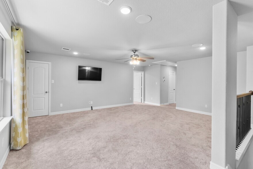 More Photos Of 135 Teralyn Grove Loop, Willis Specialty For Sale