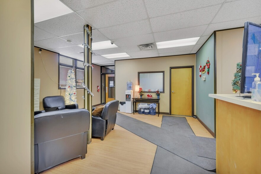 More Photos Of 4727 60 St, Red Deer Service For Sale