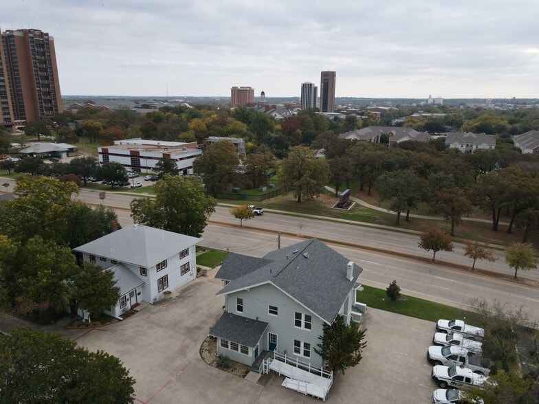 More Photos Of 209 E University Dr, Denton Medical For Lease