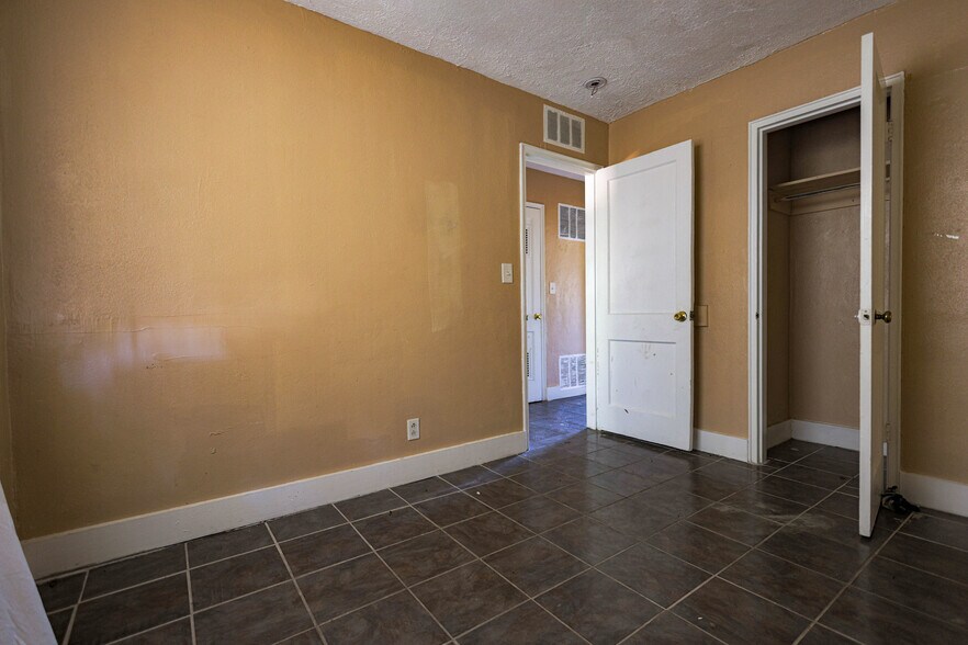 More Photos Of 2400 4th Ave, Phenix City Apartments For Sale