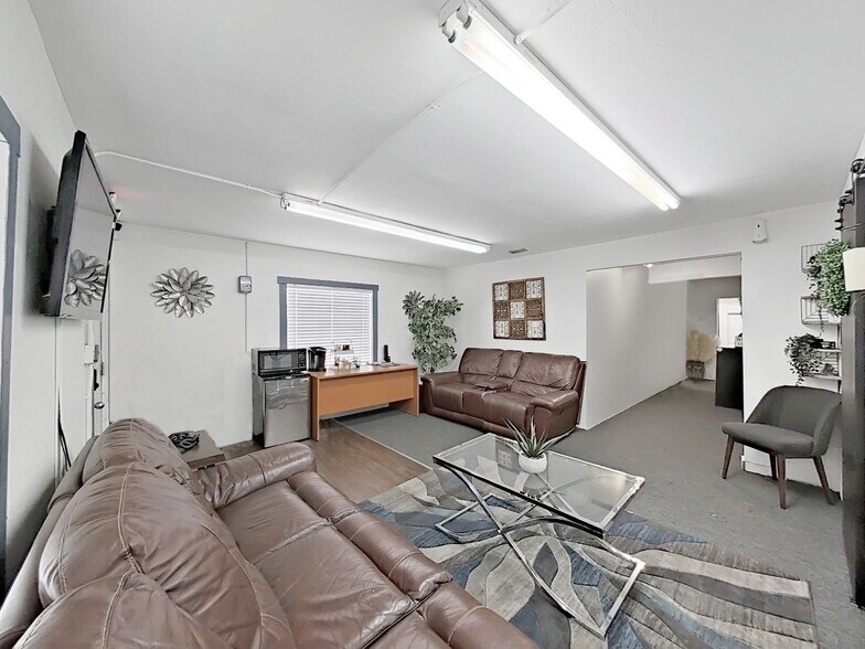 More Photos Of 1814 S Parsons Ave, Seffner Auto Dealership For Sale