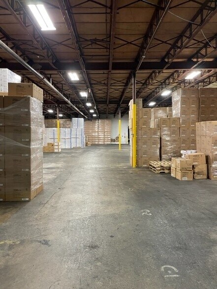 More Photos Of 6695-6699 NW 36th Ave, Miami Light Distribution For Sale