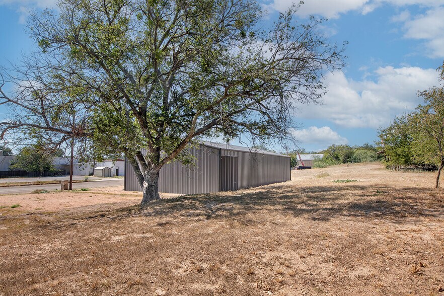 More Photos Of 101 Richards st, Brady Warehouse For Sale