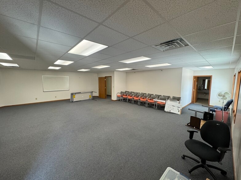 More Photos Of 1985 Eagle Pass, Wooster Office Residential For Sale