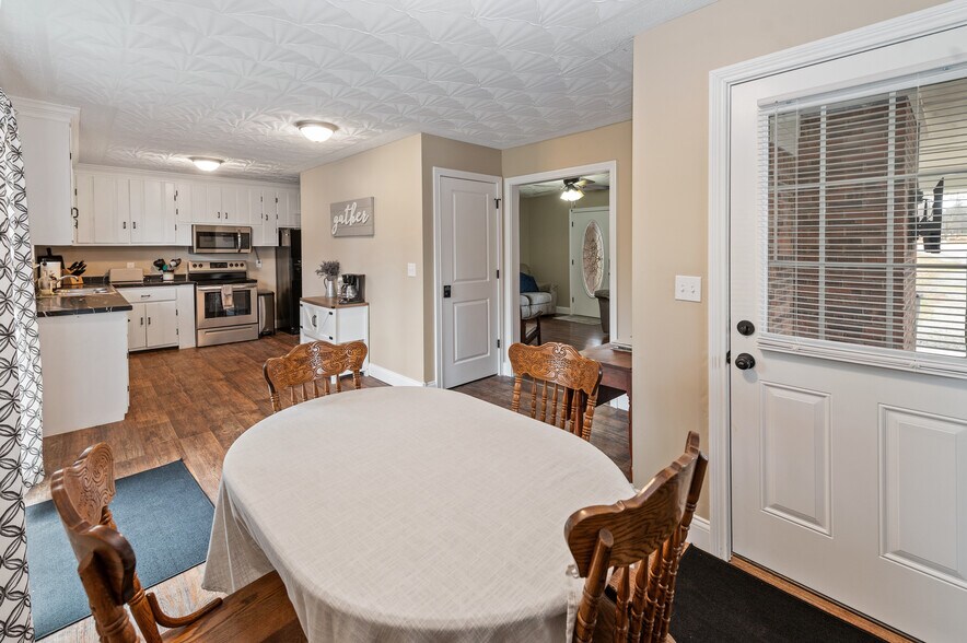 More Photos Of 3625 New Shepherdsville Rd, Bardstown Flex For Sale