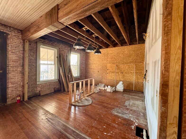 More Photos Of 2720 Cleveland St, Elloree Storefront Retail Residential For Sale