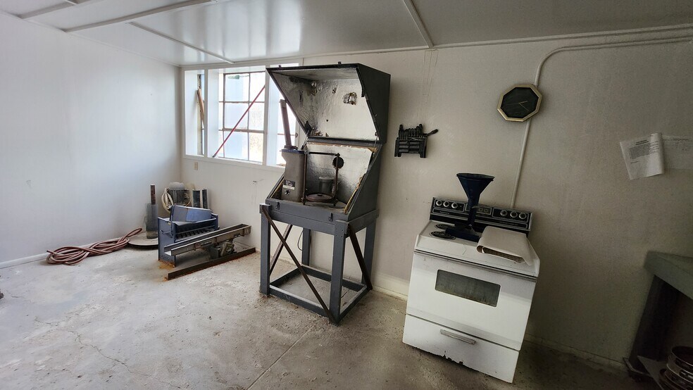 More Photos Of 530 N 400 W, Malad City Warehouse For Sale