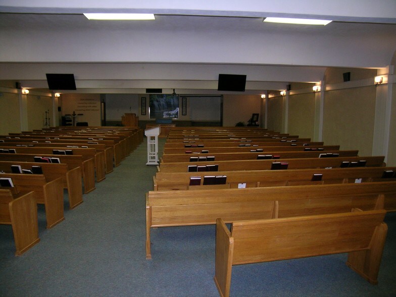 More Photos Of 606 W National Rd, Vandalia Religious Facility For Sale