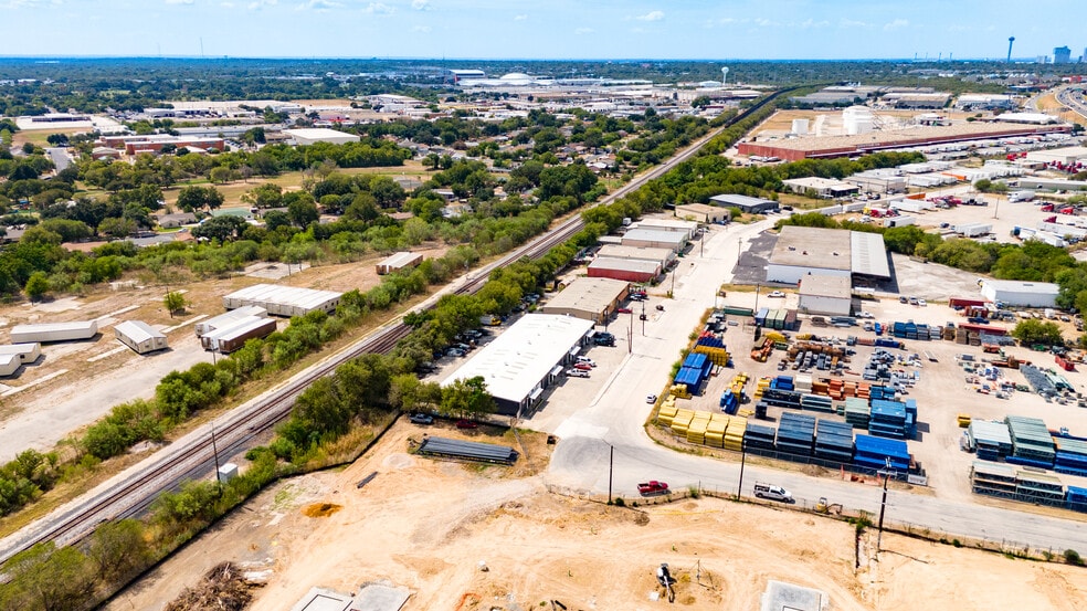 More Photos Of 3534-3542 Copeland Dr, San Antonio Light Manufacturing For Lease