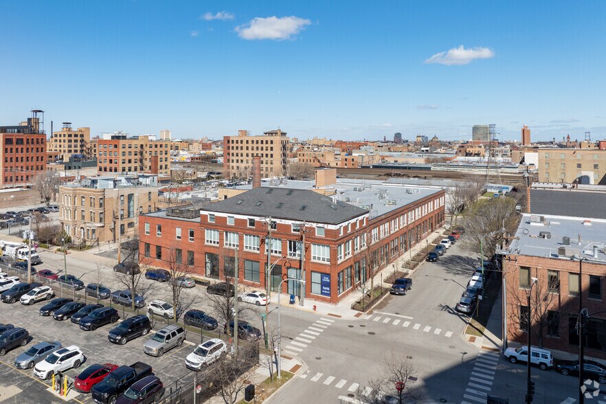 More Photos Of 1400-1416 W Fulton St, Chicago Loft Creative Space For Lease