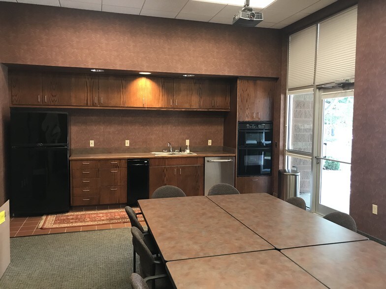 More Photos Of 2804 Longview Dr, Jonesboro Medical For Lease