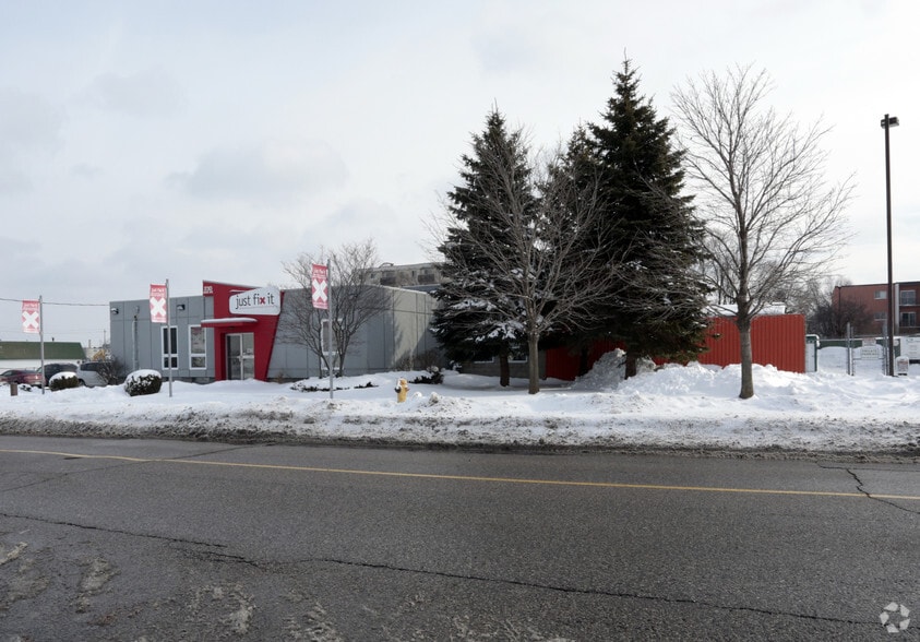 More Photos Of 230 Gage Ave, Kitchener Warehouse For Lease