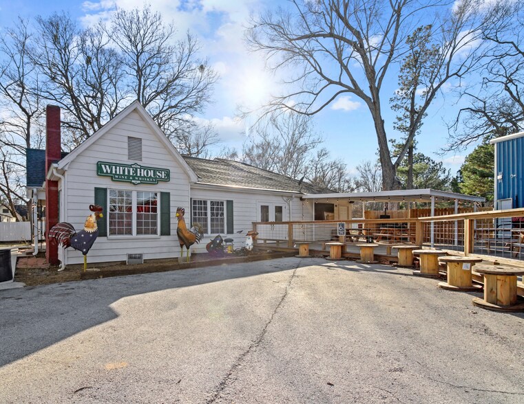 Primary Photo Of 1450 FM 279, Ben Wheeler Restaurant For Lease