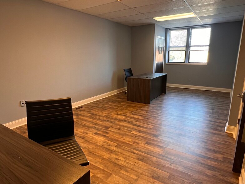 More Photos Of 26 N Broadway, Schenectady Office For Sale
