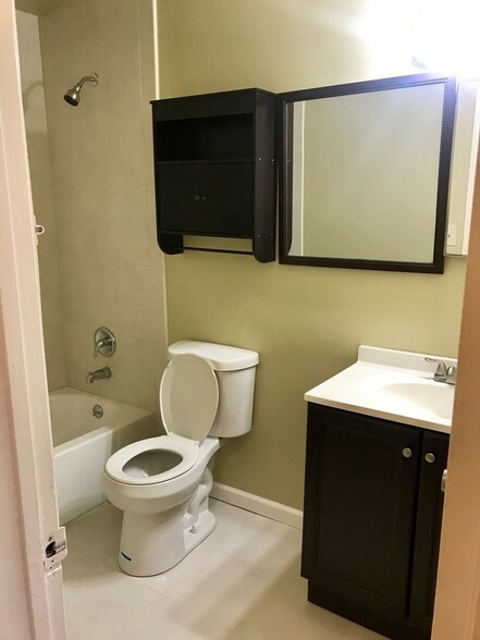 More Photos Of 476 Main St, Metuchen Storefront Retail Residential For Sale