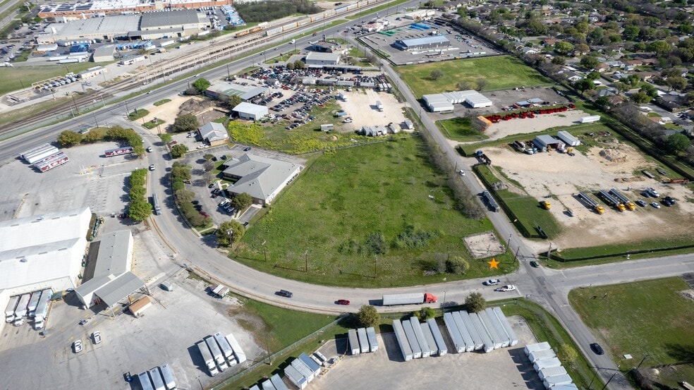 More Photos Of 3 acres on Springfield Dr, San Antonio Land For Lease