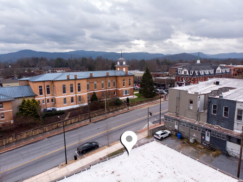 More Photos Of 37 N Broad St, Brevard Storefront Retail Office For Lease
