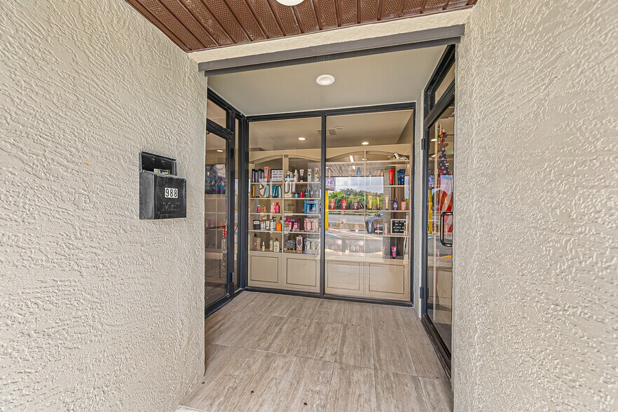 More Photos Of 984 Rockledge Blvd, Rockledge General Retail For Sale