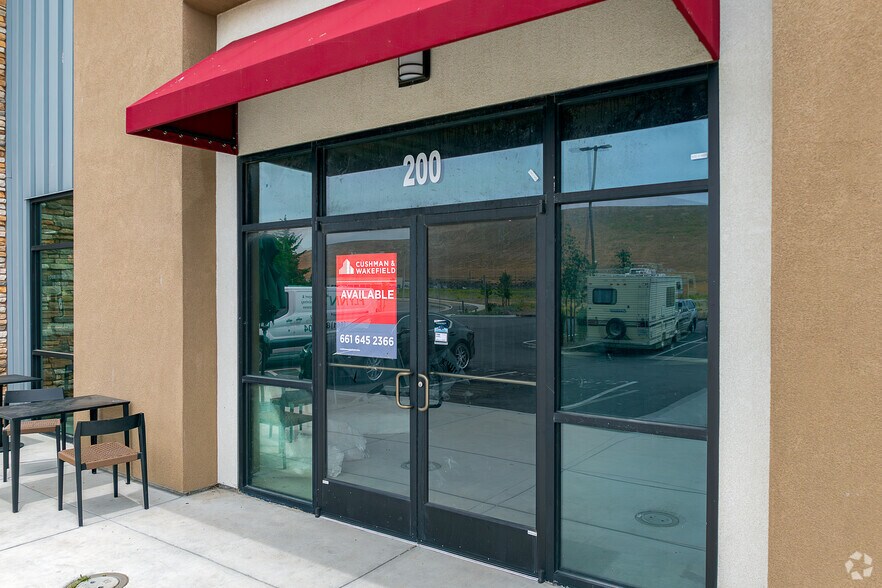 More Photos Of 1007 Voyager Dr, Tehachapi Storefront For Lease