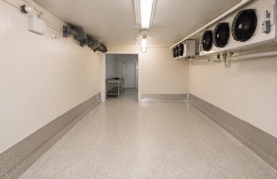 More Photos Of 3632 S 3rd St, Philadelphia Food Processing For Lease
