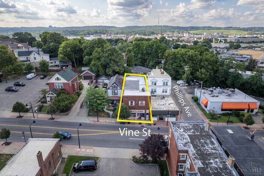 More Photos Of 4719 Vine St, Cincinnati Storefront Retail Office For Lease