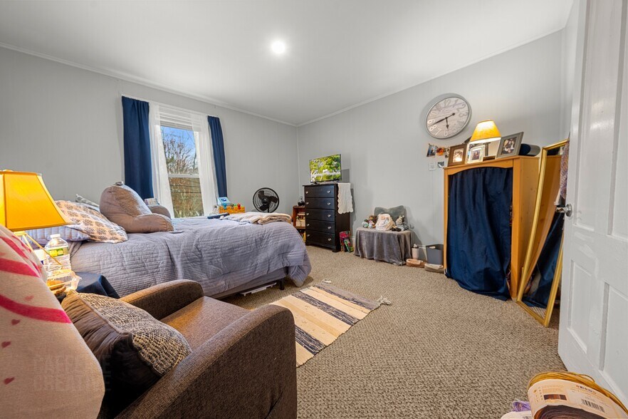 More Photos Of 15 South St, Freeport Apartments For Sale