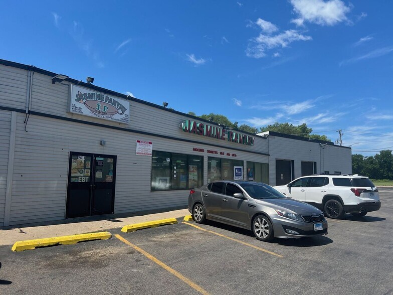 Primary Photo Of 2610-2626 Kilburn Ave, Rockford Storefront For Lease
