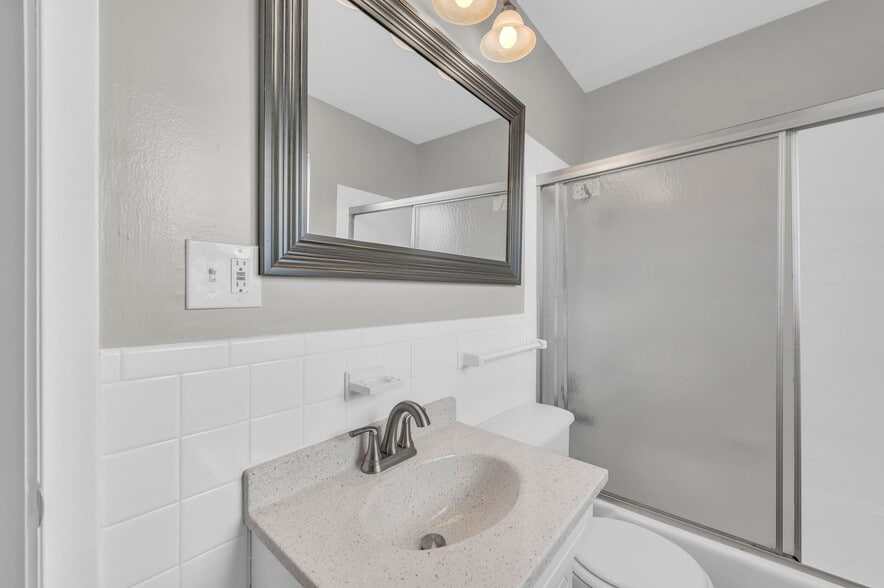 More Photos Of 8420-8438 Robinson St, Overland Park Apartments For Sale