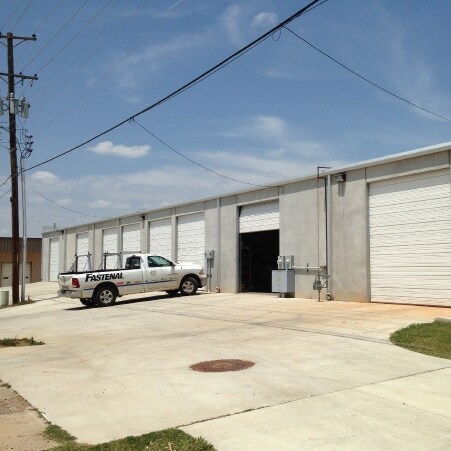 More Photos Of 44 NE 51st St, Oklahoma City Light Distribution For Lease