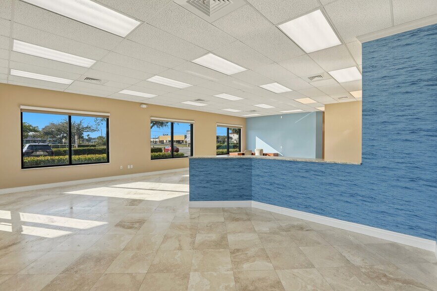 More Photos Of 15661 San Carlos Blvd, Fort Myers Medical For Lease